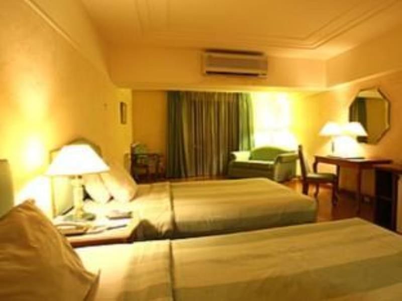 Atrium Hotel Pasay Exterior foto