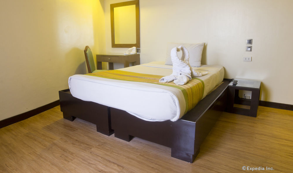 Atrium Hotel Pasay Exterior foto