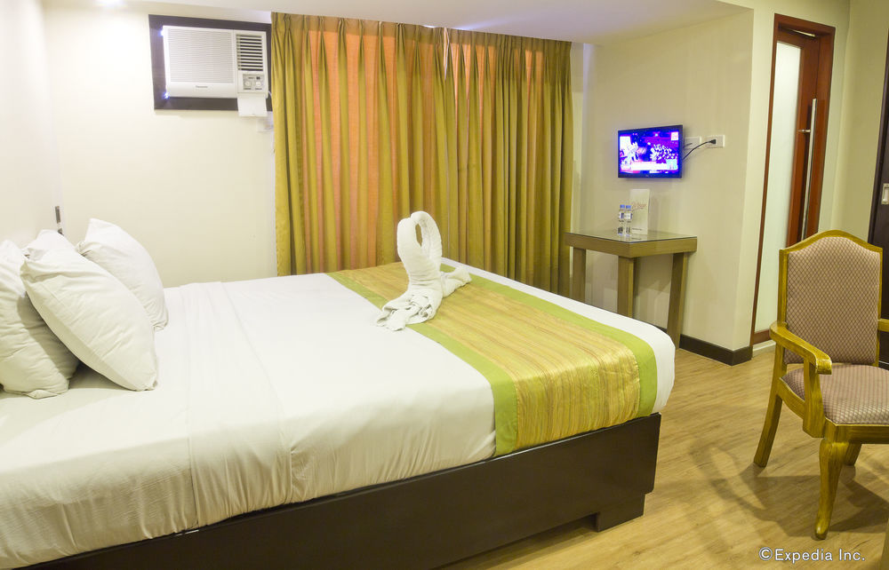 Atrium Hotel Pasay Exterior foto