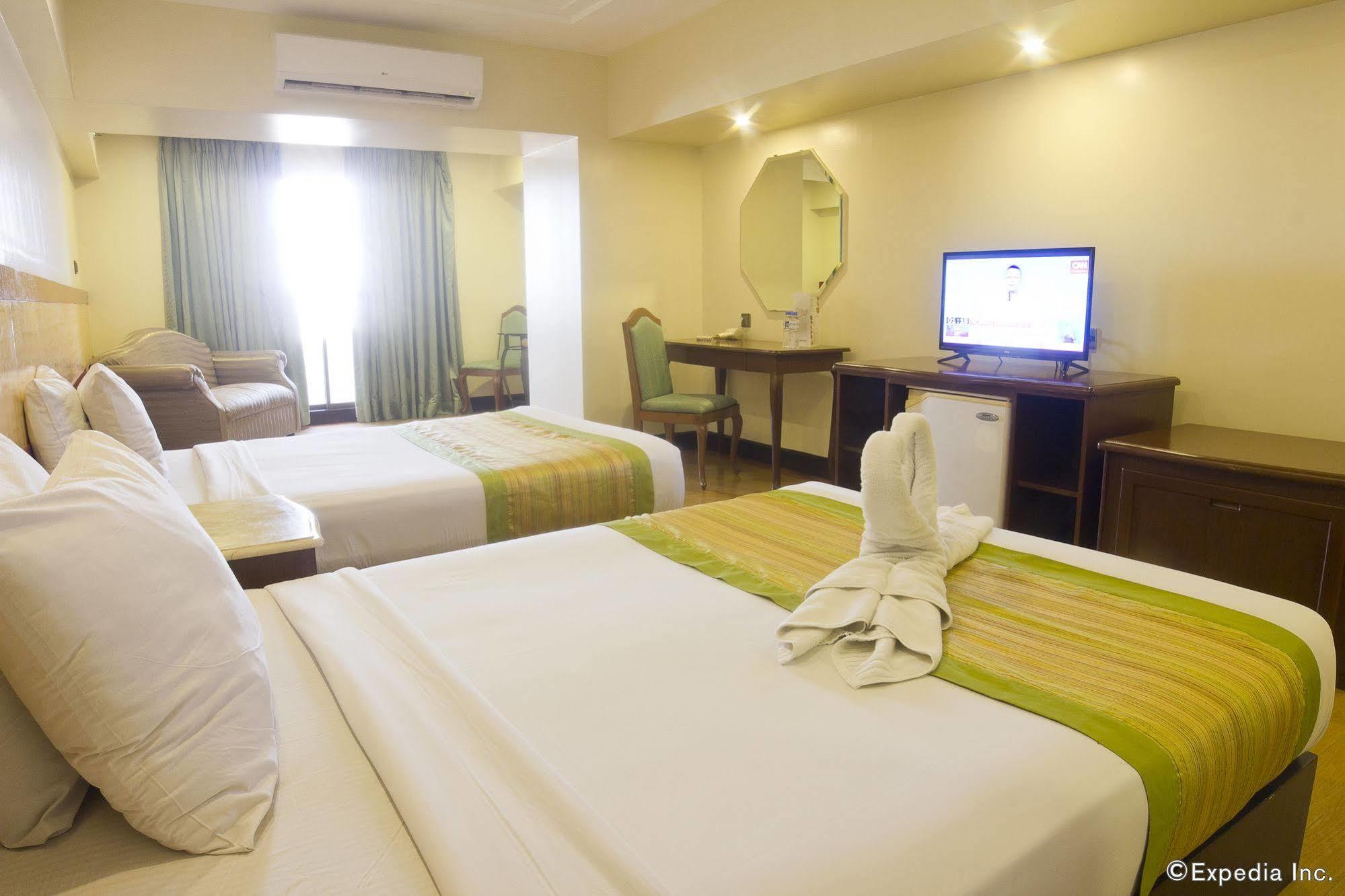 Atrium Hotel Pasay Exterior foto