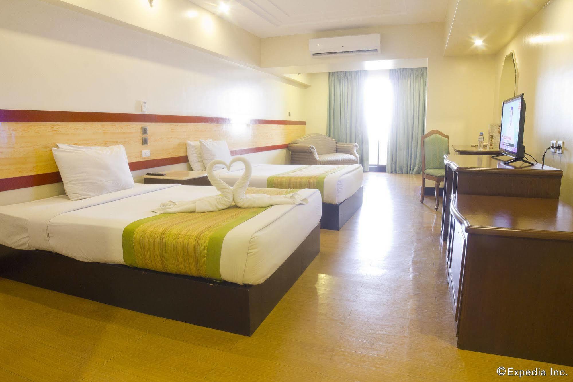 Atrium Hotel Pasay Exterior foto