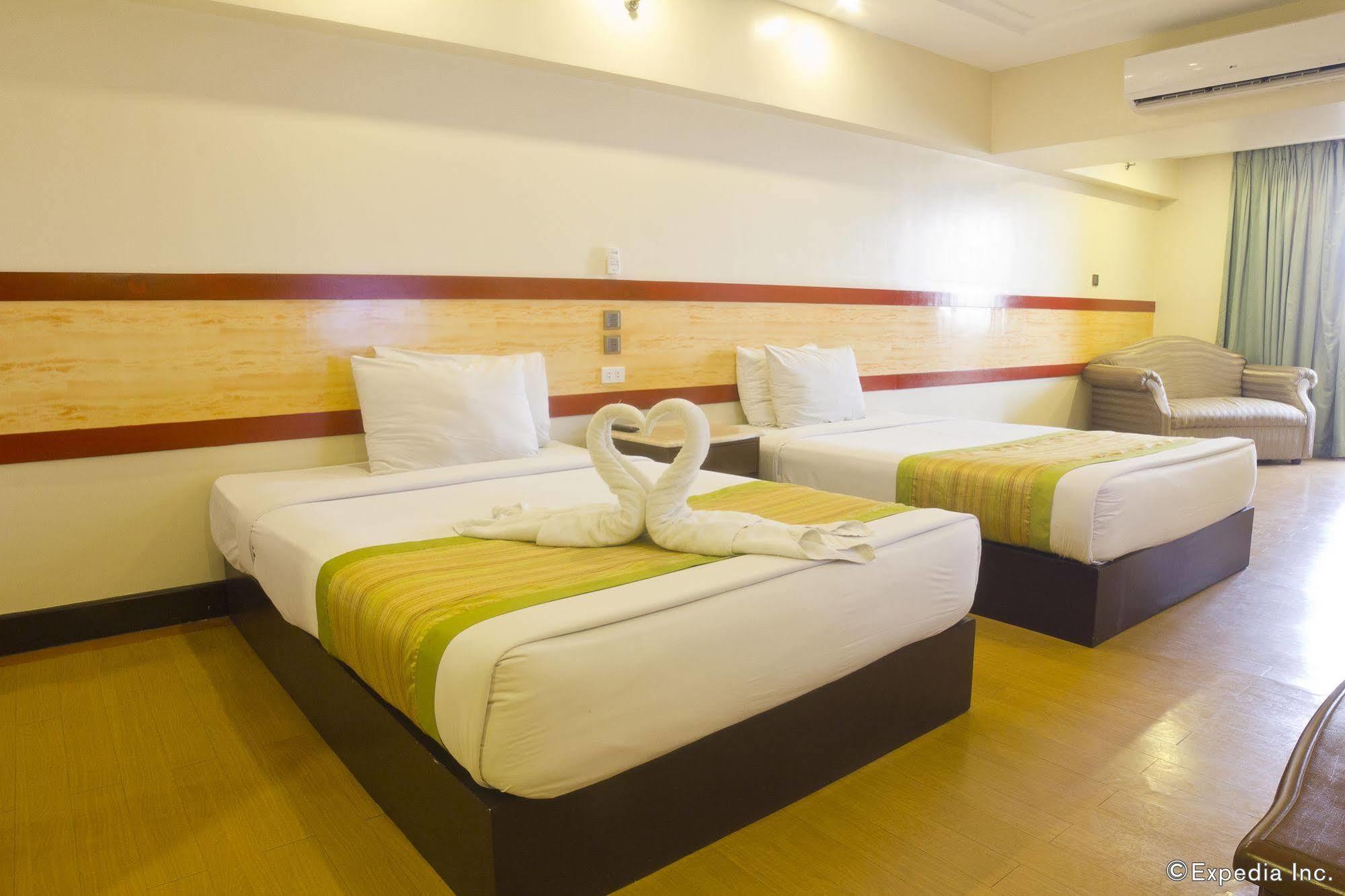Atrium Hotel Pasay Exterior foto