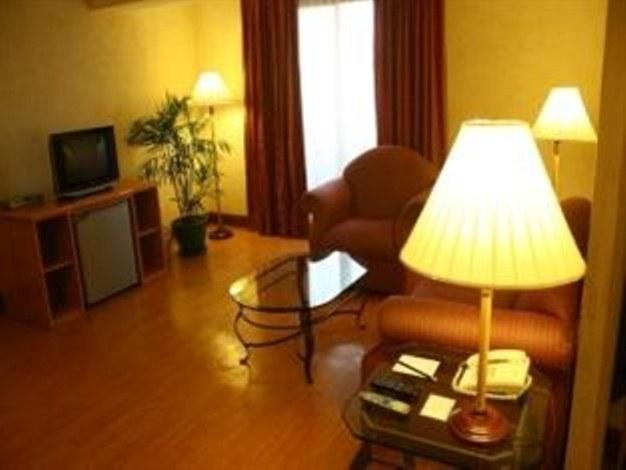 Atrium Hotel Pasay Exterior foto